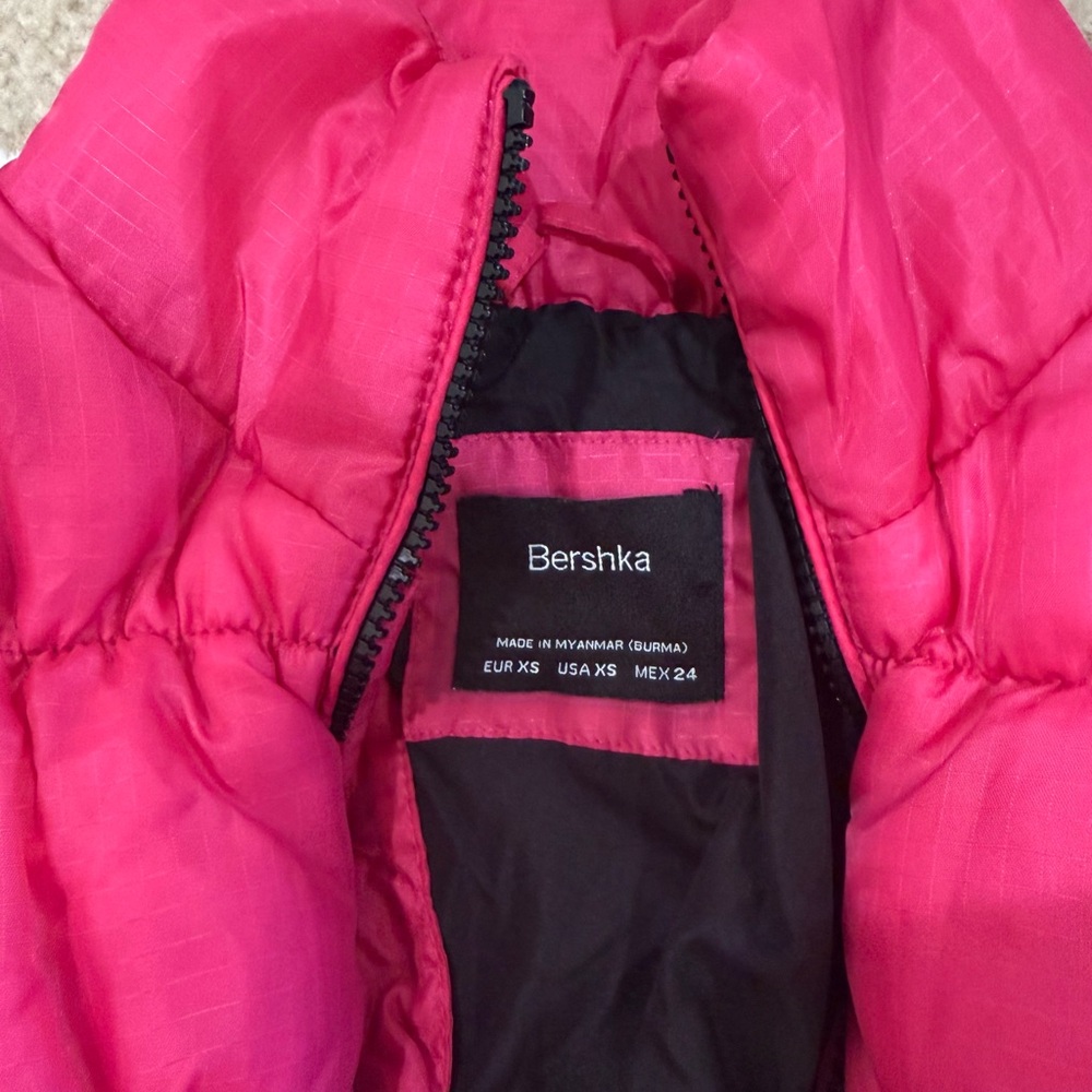 We're On The Go Cropped Puffer Jacket - Pink. Watch the VIDEO - Picture 6 of 6